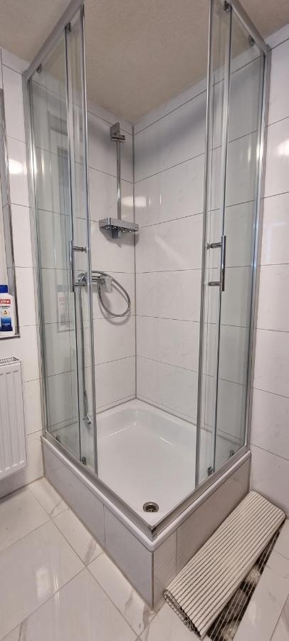 טריברג Waterfalls Apartment 3 מראה חיצוני תמונה